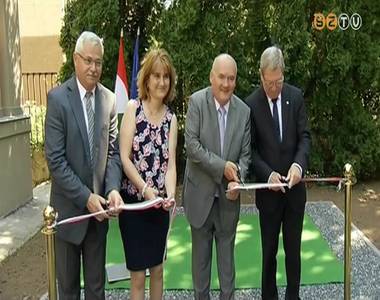 Korm�nyhivatali fejleszt�sek