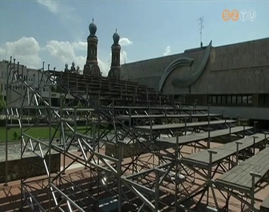 Már építik a lelátót az Iseumi Szabadtéri játékok rendezvényeihez Már építik a lelátót az Iseumi Szabadtéri játékok rendezvényeihez