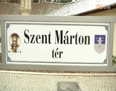 �nnep�lyesen is felavatt�k a Szent M�rton teret