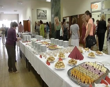 Kevesebb s�, sok gy�m�lcs �s z�lds�g, teljes ki�rl�s� liszt