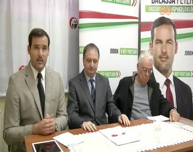 Az oktat�s meg�j�t�s�nak sz�ks�gess�g�r�l tartott sajt�t�j�koztat�t a Jobbik
