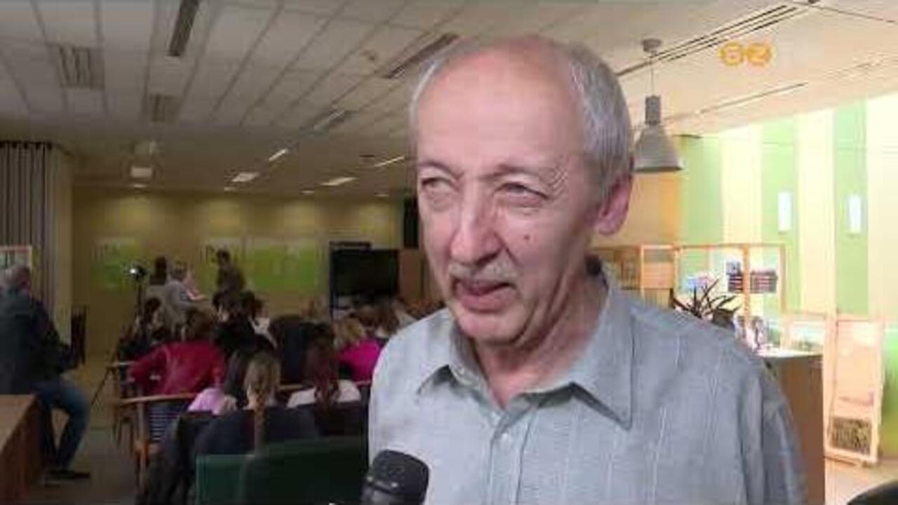 Szauer �goston versesk�tet�nek bemutat�j�val �nnepelte a k�zelg� magyar k�lt�szet napj�t az ELTE