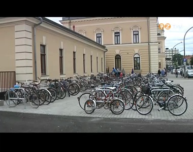 Elkészültek a kerékpártárolók a vasútállomás előtt Elkészültek a kerékpártárolók a vasútállomás előtt