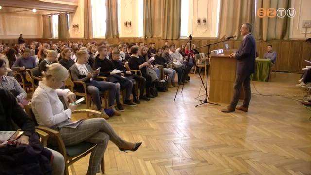 Nagy �rdekl�d�s k�s�rte az ELTE Savaria Egyetemi K�zpont ny�lt napj�t