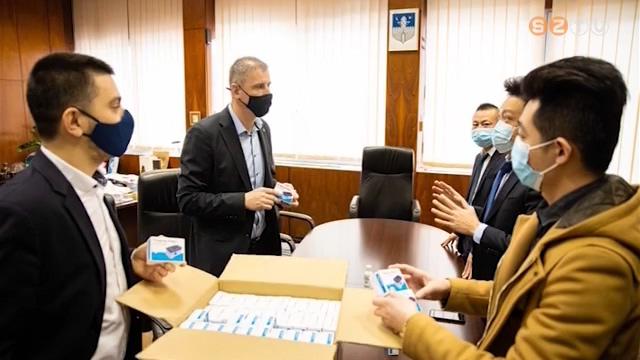 Pulzoximétereket ajándékozott a városnak egy Szombathelyen élő kínai vállalkozó Pulzoximétereket ajándékozott a városnak egy Szombathelyen élő kínai vállalkozó