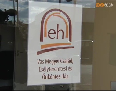 T�bb mint f�l �v sz�net ut�n �j n�ven, ism�t megny�lik Szombathelyen az Es�lyek H�za