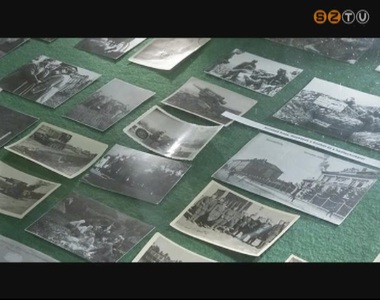 Plak�tok, fegyverek, fot�k �s levelez�lapok eml�keztetnek a hazai katonat�rt�net legnagyobb trag�di�j�ra