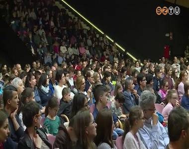 700 tanul� m�rte �ssze tud�s�t matematik�b�l