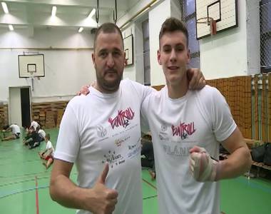 Szombathelyi koroszt�lyos kick-box vil�gbajnok