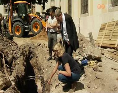 K�l�nleges leletre bukkantak a Mindszenty t�r fel�j�t�sa sor�n