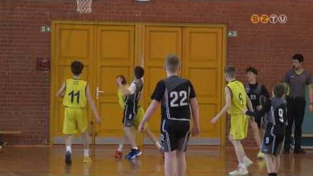 Ki�t�ses gy�zelem �s f�j� veres�g – mozgalmas napot z�rt az Ifj� S�lymok U14-es kos�rlabdacsapata