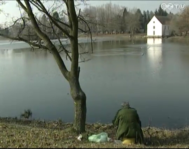 Csoportosan ellenőrzik a vasi vizeket a halőrök Csoportosan ellenőrzik a vasi vizeket a halőrök