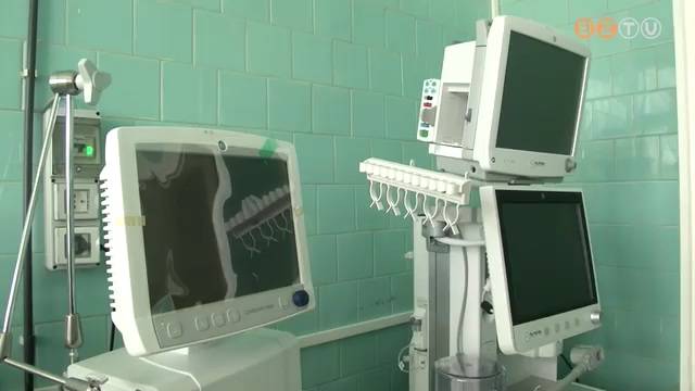 Új altató munkaállomásokat és lélegeztetőgépeket kapott a Markusovszky Kórház Új altató munkaállomásokat és lélegeztetőgépeket kapott a Markusovszky Kórház
