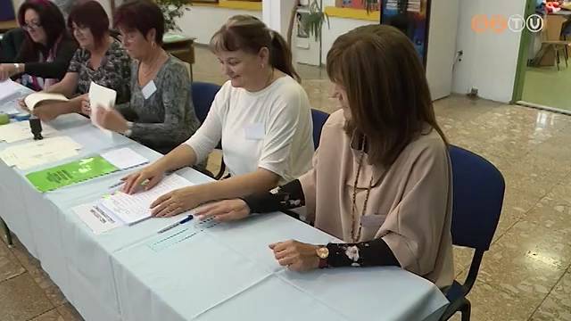 Így telik a szavazatszámláló bizottságok napja Így telik a szavazatszámláló bizottságok napja