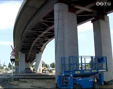 Elkészült a Csaba utcai felüljáró hídszegélye Elkészült a Csaba utcai felüljáró hídszegélye