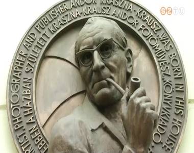 113 �ve sz�letett Kraszna-Krausz Andor k�nyvkiad�, fot�m�v�szeti szak�r�