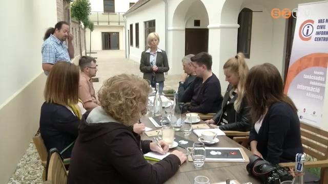 Újra személyesen ismertették a civil programokat Újra személyesen ismertették a civil programokat