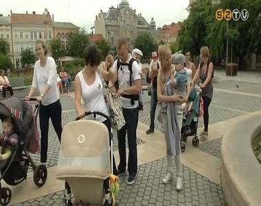 Piknik a szabad szoptat�s�rt