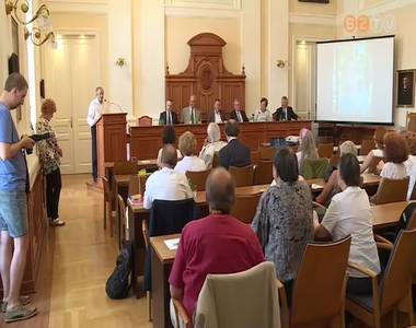 Pusztay J�nos k�sz�nt�se