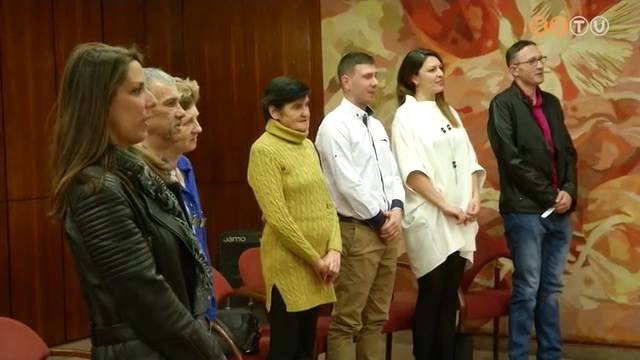 Heten tettek állampolgársági esküt kedden délelőtt a Városházán Heten tettek állampolgársági esküt kedden délelőtt a Városházán