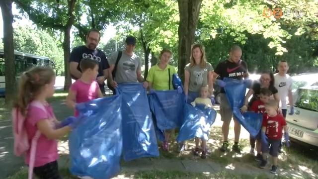 nkntesek szedtek szemetet a Joskar-Ola-laktelepen