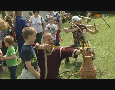 Hagyom�ny�rz� Egyes�letek k�z�s maj�lisa a J�kai parkban