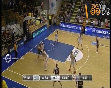 Feh�rv�ron kapott ki a Falco