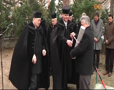 Letett�k a reform�tus templom torny�nak alapk�v�t