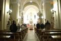 M�rt�r pap tisztelet�re mutattak be mis�t a ferences templomban