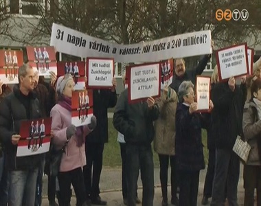 Tüntettek Mesterházy Attila ellen Szombathelyen Tüntettek Mesterházy Attila ellen Szombathelyen