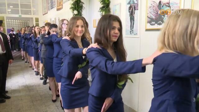 Tbb iskolban is pnteken tartottk a vgzsk ballagst