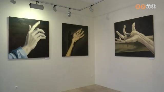 Tóth Csaba Isten és a világ című tárlata négy helyszínen várja az érdeklődőket Tóth Csaba Isten és a világ című tárlata négy helyszínen várja az érdeklődőket