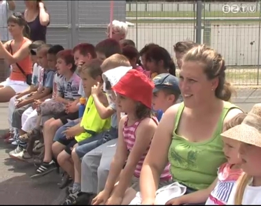 A devecseri kisdi�kokat l�tott vend�g�l a Brenner J�nos �ltal�nos Iskola 1.b oszt�lya