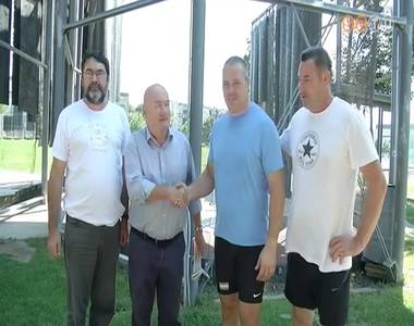 Megtartotta elutaz�sa el�tti utols� edz�s�t Pars Kriszti�n