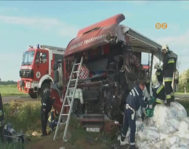 Súlyos kamionos baleset a 86-oson Súlyos kamionos baleset a 86-oson