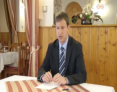 Nem akarja azonnal kil�ptetni Magyarorsz�got az Eur�pai Uni�b�l a Jobbik