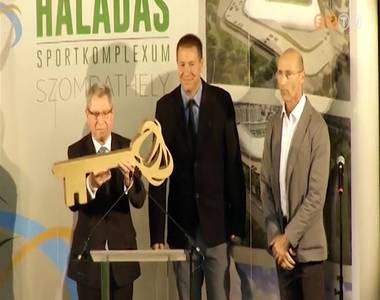 �tadt�k a sportkomplexum munkacsarnok�t