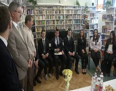 Orsz�gos szakmai versenyeken sikeres tanul�kat k�sz�nt�ttek