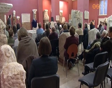 A római építészetről, kultúráról és életmódról tartott előadást Tóth Endre régész A római építészetről, kultúráról és életmódról tartott előadást Tóth Endre régész