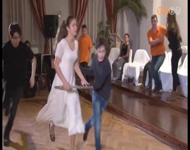 Zenés játékot állított színpadra a Reményik Suliszínház Zenés játékot állított színpadra a Reményik Suliszínház