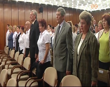 Esk�t tettek az �jonnan megv�lasztott b�r�s�gi �ln�k�k