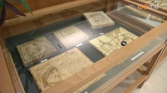 Faégetéses technikával készült alkotásokból nyílt kiállítás a könyvtárban Faégetéses technikával készült alkotásokból nyílt kiállítás a könyvtárban