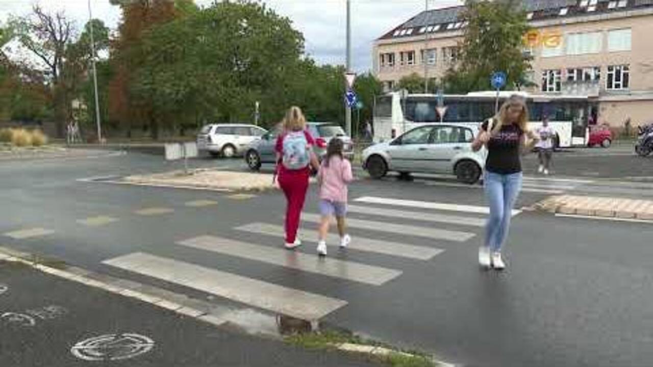 Az iskolakezd�ssel jelent�sen megn�tt a forgalom a v�ros �tjain