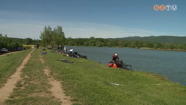 Megkezdődött a Method Feeder országos bajnoki középdöntő az Abért-tavon Megkezdődött a Method Feeder országos bajnoki középdöntő az Abért-tavon