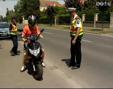 A motorosokat ellenőrzi a rendőrség országszerte, így Szombathelyen is A motorosokat ellenőrzi a rendőrség országszerte, így Szombathelyen is