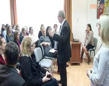 Gyermekv�delmi szakmai tan�cskoz�s