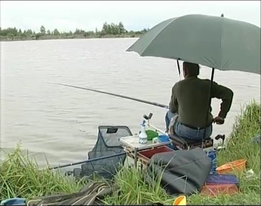 Szab�lys�rt� horg�szok