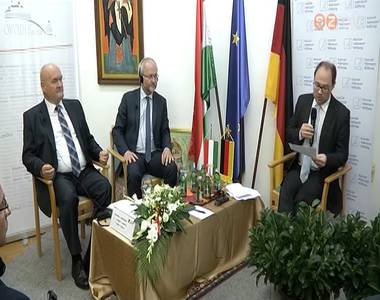 A n�met egyes�t�s 28. �vfordul�j�n p�diumbesz�lget�st tartottak az �rvid�kH�zban