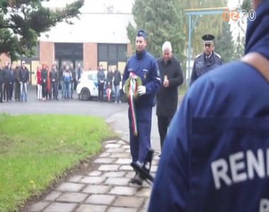 H�si halottaikra eml�keztek a Vas Megyei Rend�r-f�kapit�nys�g munkat�rsai