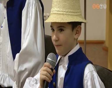 N�pt�ncos vend�gek j�rtak a Her�nyi est�n